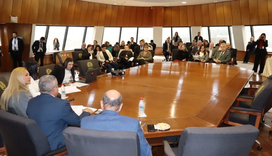 Gremios turísticos reciben respaldo legislativo en reunión clave con la Cámara de Diputados